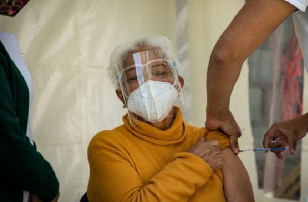 Vacunación de refuerzo en Edomex comienza en municipio de Morelos