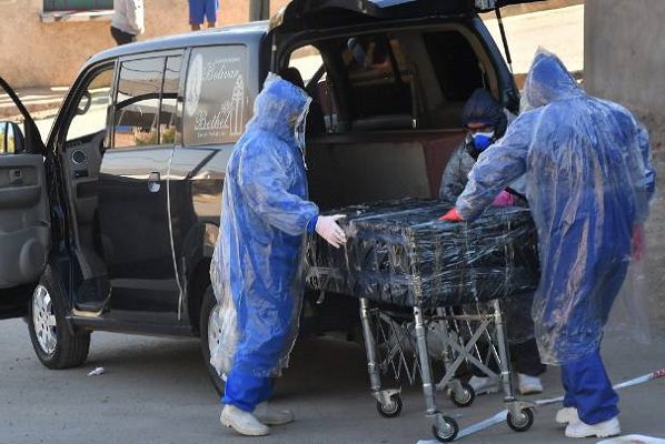 Noruega restablece el uso de cubrebocas y limita la venta de alcohol