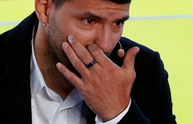 Sergio 'Kun' Agüero anuncia su retiro del futbol por problemas de salud