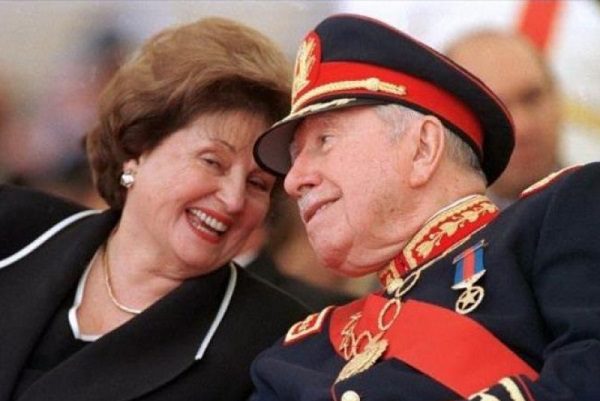 Muere Lucía Hiriart, viuda del dictador Augusto Pinochet
