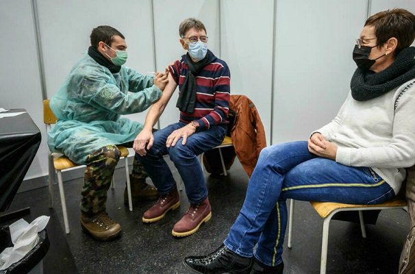 Suiza reestablece home office obligatorio ante aumento de contagios