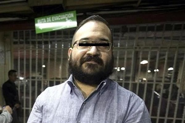 Javier Duarte promueve amparo contra orden de aprehensión