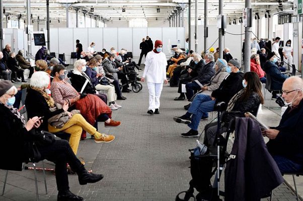 Dinamarca cerrará cines, teatros y salas de concierto frente a aumento de casos