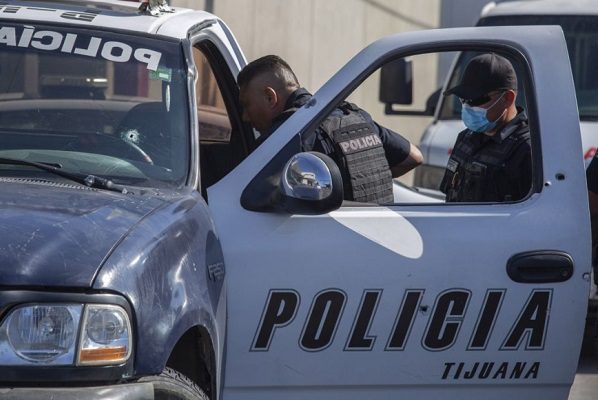 Enfermera de EE.UU. denuncia abuso policial de agentes en Tijuana