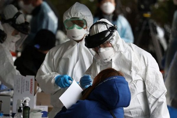 Pandemia de COVID-19 podría extenderse hasta 2024, advierten expertos Pfizer