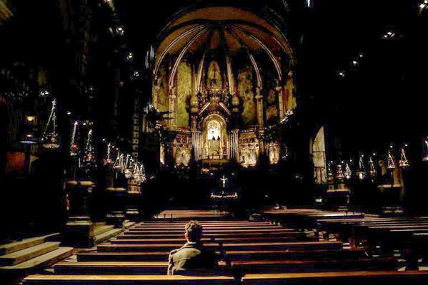Iglesia católica en España investigará a 251 sacerdotes por abusos sexuales