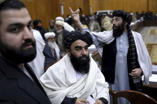 Los talibanes piden ayuda internacional ante inminente crisis migratoria