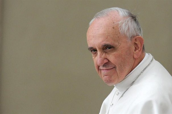 Papa Francisco considera que violencia contra mujeres "problema casi satánico"