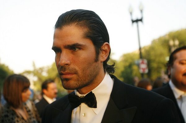 El actor Eduardo Verástegui, asiduo antivacunas, da positivo a covid-19