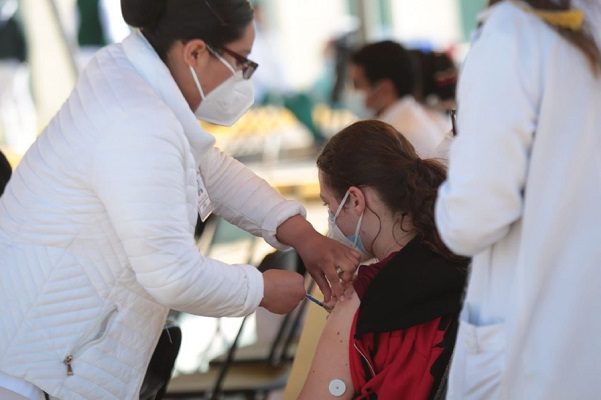 Edomex continúa con segunda dosis para menores con comorbilidades
