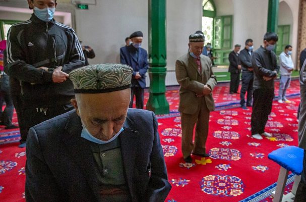 China restringe acceso a 4 funcionarios de EU tras sanciones