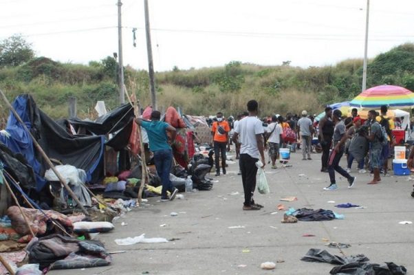 INM desaloja a 20 mil migrantes haitianos de campamento en Chiapas