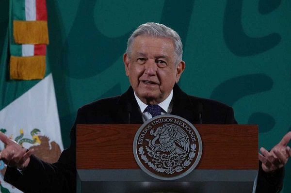 "Muy buena decisión", dice AMLO sobre seguir con Revocación de mandato