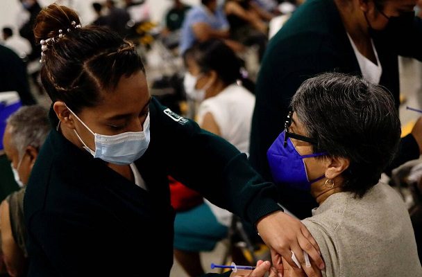 CDMX anuncia sedes para dosis de refuerzo a adultos mayores de 5 alcaldías