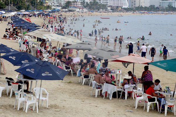 Cofepris alerta que cinco playas tienen altos niveles de heces fecales