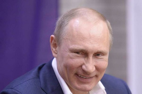 Putin asegura que la Sputnik V neutraliza completamente la variante Ómicron