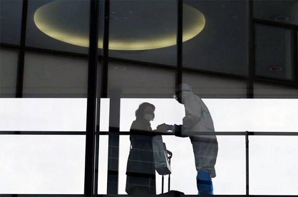 Detectan brote de la variante Ómicron en asilo de ancianos de Japón