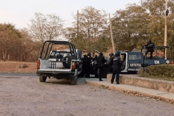 Localización cinco cuerpos embolsados en carretera de Guerrero