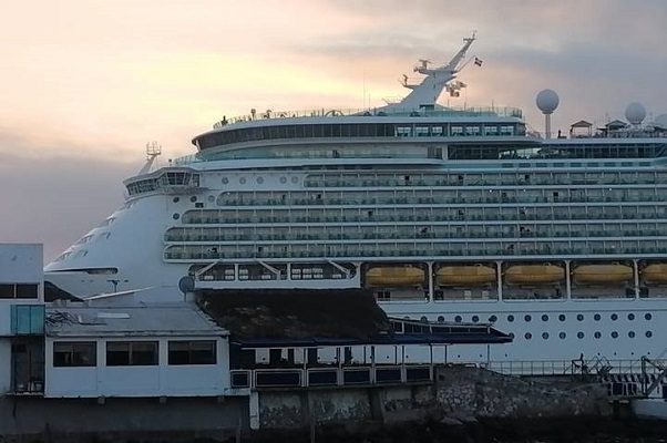Países de El Caribe imponen medidas ante explosión de contagios en cruceros