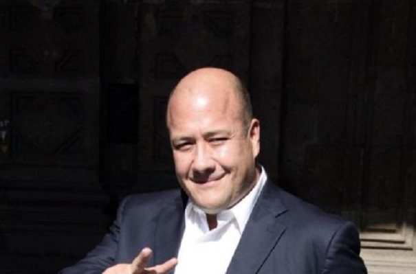 "Sólo me defiendo", asegura Enrique Alfaro sobre demanda contra Ricardo Ravelo