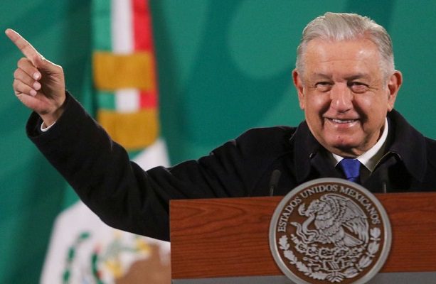 “Va a haber consulta”, celebra AMLO ante resolución del TEPJF al INE