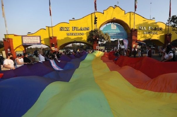 Sheinbaum instruye a atender caso de discriminación en Six Flags