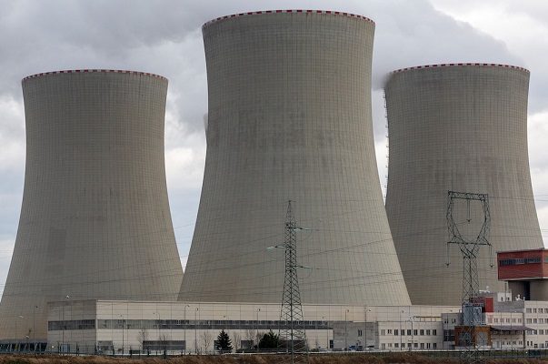 Alemania cierra tres de seis plantas nucleares