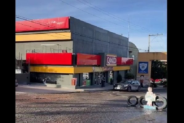 ¡El mítico 'Oxxo Minecraft' existe! Está en Tijuana #VIDEO