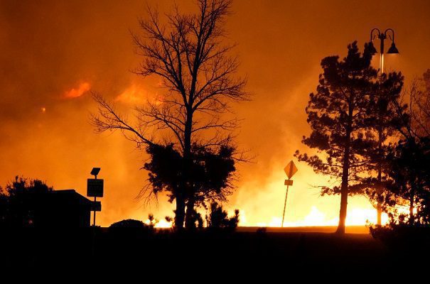 30 mil evacuados y casi 600 viviendas arrasadas por incendios en Colorado #VIDEOS