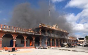 Vandalizan Palacio Municipal de Calcahualco, Veracruz #VIDEOS