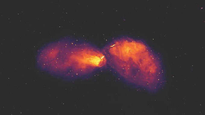 Erupción de agujero negro cerca del Sistema Solar