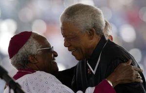 AMLO lamenta muerte de Desmond Tutu, y recuerda famosa frase
