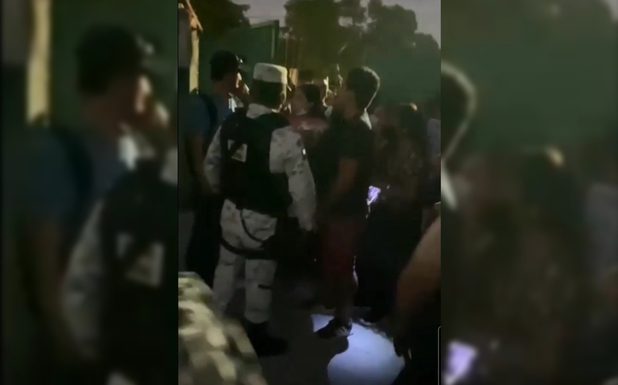 Vacunación en Altamira casi termina en pelea