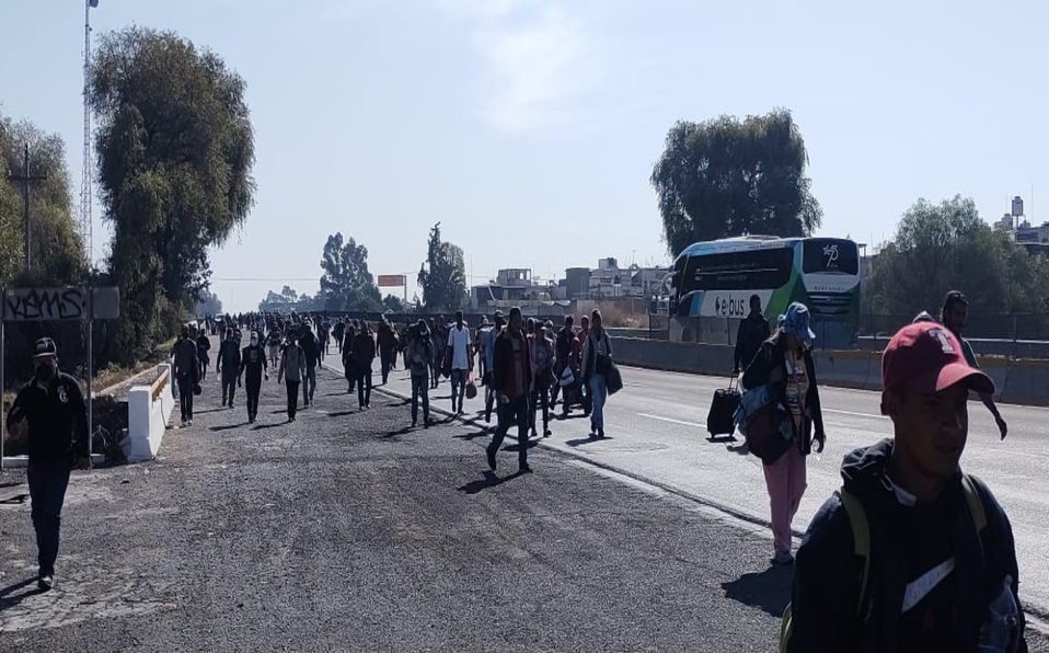 Migrantes fueron atropellados por camioneta del INM en Puebla