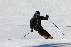 Esquiador de 72 años fallece al chocar contra un snowboarder en Colorado