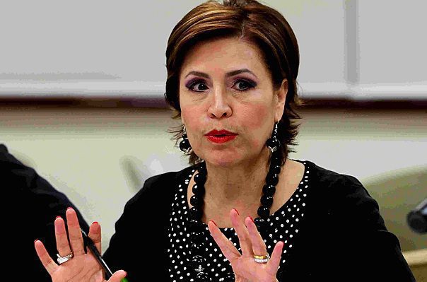 Hija de Rosario Robles prevé que dicten prisión domiciliaria a su madre