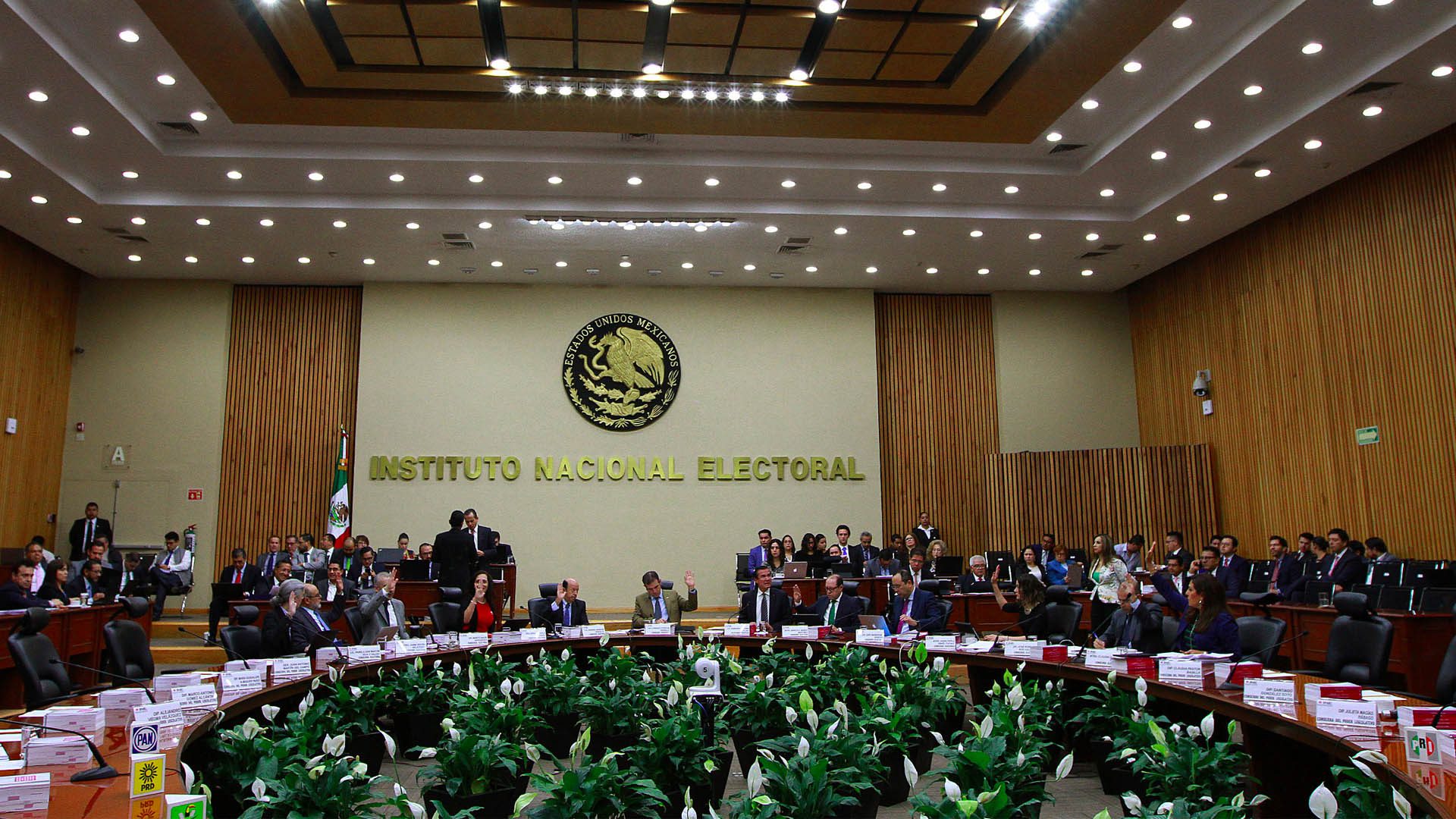 INE promueve controversia constitucional por presupuesto 2022