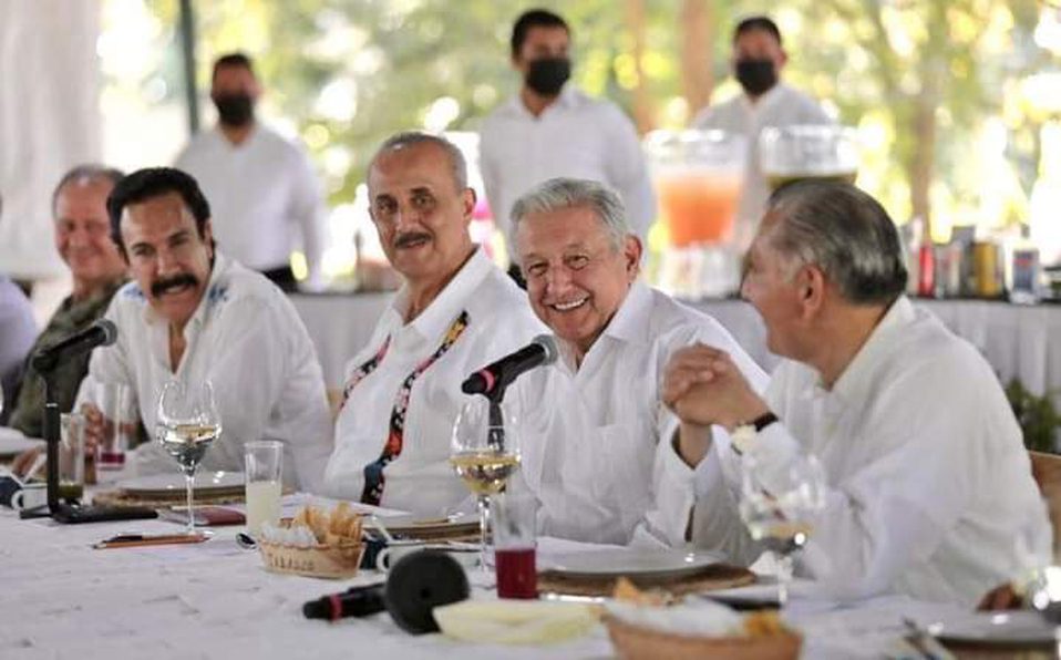 Omar Fayad toma presidencia de la Conago