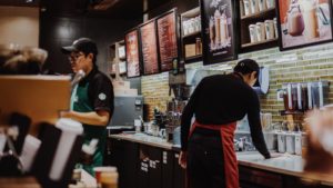 Empleados de Starbucks hacen historia y consiguen su primer sindicato