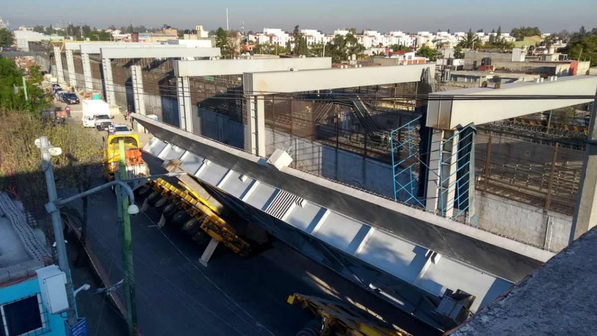 Logran retirar trabe de trolebús en Ermita y se reanuda la circulación