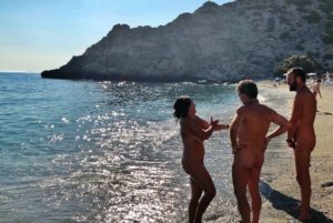 Suspenden séptimo festival nudista en Zipolite por COVID