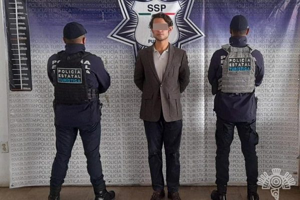 Detienen en Puebla a famoso pintor por tratar de vender un mono araña