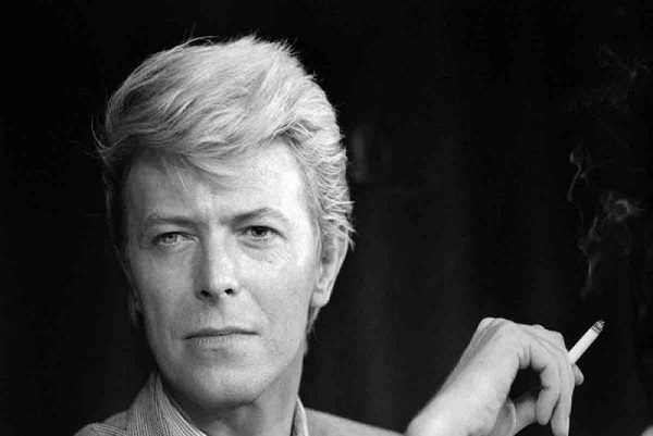 Warner Music compra los derechos de la música de David Bowie
