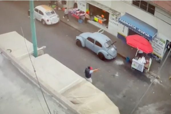 Captan en #VIDEO balacera entre narcos y conductores de taxis, en Cuautepec