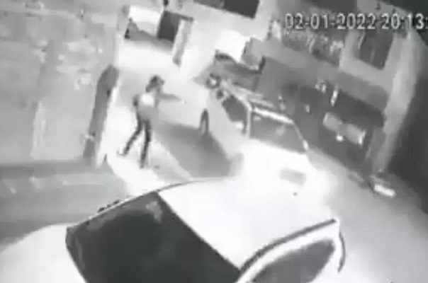 Tras asalto frustrado, ladrón dispara a conductor, en León #VIDEO
