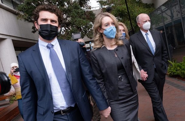 Elizabeth Holmes, fundadora de Theranos, es declarada culpable