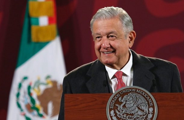 AMLO pide apoyo a hoteleros para que colaboren en nuevo trazo del Tren Maya