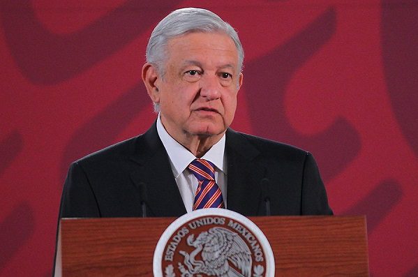 AMLO asegura que los Reyes Magos le traerán "ropa y zapatos" a su hijo
