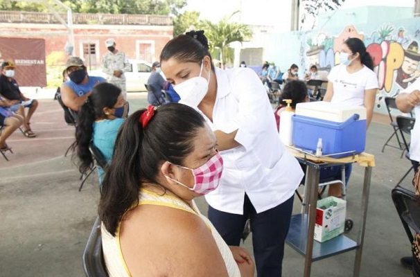 Gobierno abre registro a mayores de 40 años para recibir dosis refuerzo