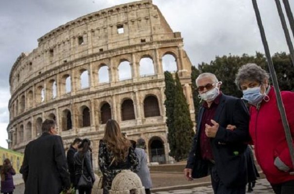 Francia e Italia vuelven a romper récords de contagios de Covid-19